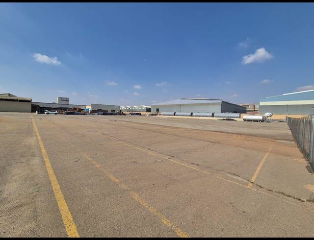 7,250M² INDUSTRIAL YARD TO LET IN ROODEKOP